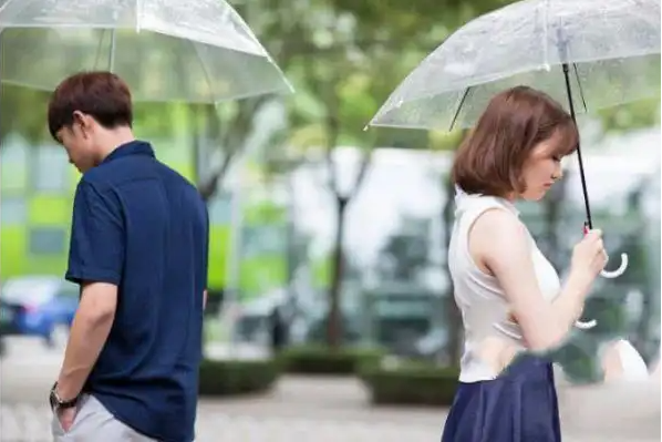 深圳外遇调查取证：婚外有情的男人，最怕被问到的这2个字！